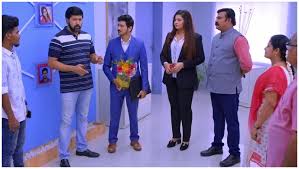 Neethane Enthan Ponvasantham Meera Appoints A New Employee Neel Zee5 News Yaaradi nee mohini serial 16102018 today episode 414 zee tamil, serial review. neethane enthan ponvasantham meera