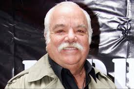 Fallece Enrique Becker, actor de "La Casa de las Flores"