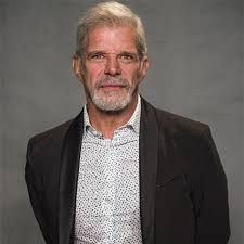 Raul gazolla (rio de janeiro, august 7, 1955) is a brazilian television, theatre and film actor. Raul Gazolla Fala De Relacao Com Gloria Perez Minha Filha A Chama De Avo 30 03 2017 Uol Tv E Famosos