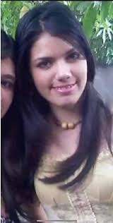 Esta es una foto de Aleska antes y ahora, así de de falsa es toda ella. Y  dice que las mujeres la envidian,.