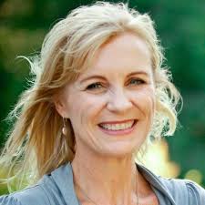 Renee Risch (@rrisch)