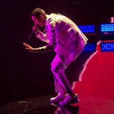 September byder dr atter velkommen til et udsolgt p3 guld i koncerthuset, hvor nye danske artister bliver hædret ved et storstilet show, der sendes direkte på dr3 og p3 klokken 21.00. P3 Guld Arets Optraedener Rangeret Fra Vaerst Til Bedst Guide