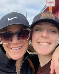 Roberta Grace Holt (Bobbie) (@graceunlimited56) • Instagram photos and  videos