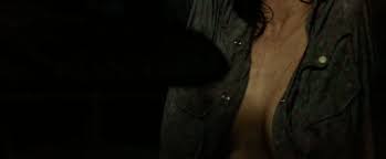 The film stars alexandra daddario in a role that isn't just teenage scream queen. Heavy Hangers The Best Boobs Of The Texas Chainsaw Massacre Nsfw Icon Vs Icon