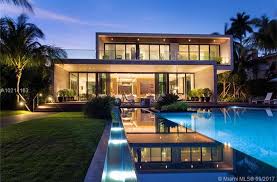 Check Out The Nicest Homes Currently On The Market In Miami Beach Fl View Pictures Check Zestimates And Beach Mansion Miami Beach Mansion Modern Beach House