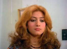 رنا رئيس هي فنانة وممثلة مصرية من مواليد تاريخ 14 ديسمبر 1994م بالقاهرة، والدتها هي الأستاذة زينب حسن تعمل كخبيرة تجميل في الوسط الفني ولديها شقيقة واحدة ، رنا رئيس تحب وتعشق الفن من طفولتها وقد تأثرت بعمل. Ù‚Ø¶ÙŠØ© Ù…Ø®Ù„Ø© Ø¨Ø§Ù„Ø£Ø¯Ø§Ø¨ Ø£Ù†Ù‡Øª Ù…Ø´ÙˆØ§Ø±Ù‡Ø§ Ø§Ù„ÙÙ†ÙŠ ØªØ²ÙˆØ¬Øª ÙˆÙ‡Ø§Ø¬Ø±Øª Ø®Ø§Ø±Ø¬ Ø§Ù„Ø¨Ù„Ø§Ø¯ Ù„Ù‡Ø§ Ù‚ØµØ© Ù…Ø«ÙŠØ±Ø© Ù…Ø¹ Ø³Ø¹Ø§Ø¯ Ø­Ø³Ù†ÙŠ Ø­ÙƒØ§ÙŠØ§Øª Ø§Ù„ÙÙ†Ø§Ù†Ø© Ø±ÙˆØ¹Ø© Ø§Ù„ÙƒØ§ØªØ¨ Ù†Ø¬ÙˆÙ… Ø§Ù„ÙÙ† Ø§Ù„Ù…ÙˆØ¬Ø²