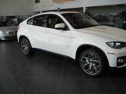 Choose from a massive selection of deals on second hand bmw x6 white cars from trusted bmw dealers! Pics Of Alpine White X6 50i With 21 Style 215 Black Wheels Xbimmers Com Bmw X6 Forum X5 Forum