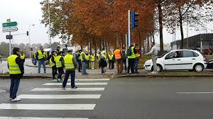 Situé au cœur de la ville de bourg en bresse, ce gite qui accueille jusqu'à cinq personnes est à 5 minutes à pied du plein centre ville, et à 10 minutes à pied de l'eglise. Gilets Jaunes Scenes De Tensions A Bourg En Bresse Video Dailymotion
