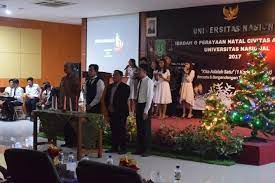 Nah, buat kamu yang ingin mendesain pohon natalmu agar tampak berbeda dari dekorasi tradisional biasanya, kali ini brilio.net bakal kasih lihat kamu berbagai macam pohon. Khotbah Kreatif Tentang Natal Saya Sarikan Khotbah Natal Yang Saya Nilai Menarik Dan Kreatif Dari Seorang Pastor Merayakan Hari Natal Sudah Menjadi Kebiasaan Bagi Banyak Orang Kristen Lexie171 Images