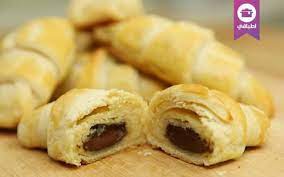chocolate croissants الكروسان بالشوكولاتة food desserts doughnut