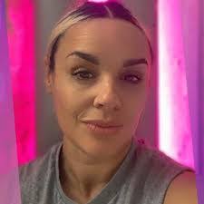 Felicity Griffith's Instagram, Twitter & Facebook