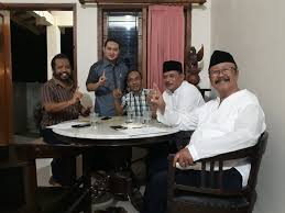 Ghufron mengatakan, nrh diamankan tim penindakan bersama pihak lain beserta barang bukti berupa uang. Dinilai Miliki Program Yang Merakyat Soetrisno Mantan Bupati Nganjuk Dukung Novi Marhaen Media Online Analisapublik Com