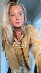 Love love love this trend for fall! #fall2024 #fallfashion  #fallfashiontrends #workjacket #carhartt #croppedcarhartt #falloutfits