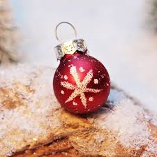 Christmas Hashtags 77 Holiday Hashtag Ideas Get Your Holiday On Silver Christmas Decorations Large Outdoor Christmas Decorations Christmas Decor Diy