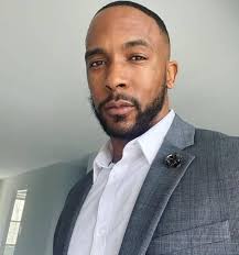 Mr Roland Swift buys all types of coins in good rate