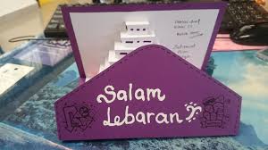 Membentuk dan membina tajuk : Kad Raya Kreatif Buatan Sendiri