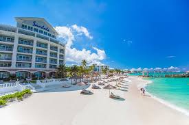 It hosts multiple shallow and deep dive sites, but is most well known for dean's blue hole, the deepest recorded blue hole in the archipelago at over 600 feet. 10 Best All Inclusive Resorts In The Bahamas Planetware