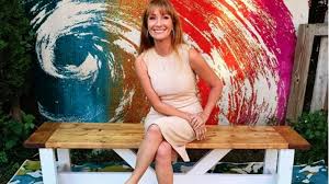 Acum, terminăm și noi cu smiorcăiala post alegeri și ne apucăm serios de treabă? Dr Quinn Mai Sexy Ca NiciodatÄƒ Jane Seymour A FÄƒcut Furori In Costum De Baie La Aproape 68 De Ani Foto B1 Ro