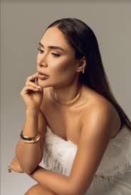 Jake Leal lança marca de joias minimalistas