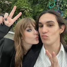 Ila (Må and Tay's version) ~ in un Teatro d'ira (@Ilariaisreading)