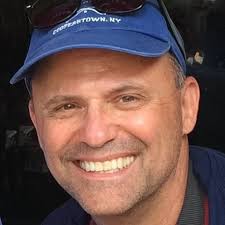 Leonard Kay's Instagram, Twitter & Facebook