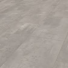 Laminat in grau passt in fast jede wohnung und weil wir so ein großes angebot an grauem laminat haben, ist auch für jeden das richtige dabei. Laminat Oxyd 1 285 X 327 X 8 Mm Fliesenoptik Bauhaus