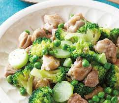 素材の持ち味がぐっと引き立つ 鶏肉とブロッコリーのうま塩炒め サンキュ レシピ 料理 レシピ レシピ ダイエット レシピ 簡単