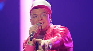 Von der schlager uhr bis zur star wars figur. Menowin Frohlich Auf Der Suche Nach Einer Plattenfirma Tikonline De