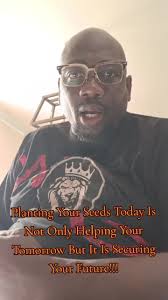 Pastor Travis Holmes