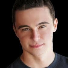 Logan Manus's Instagram, Twitter & Facebook