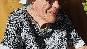 Iona Smith's Instagram, Twitter & Facebook