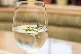 How to make an english garden cocktail. English Garden Cocktail Recipe