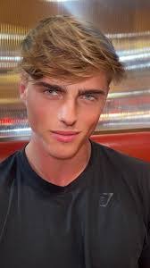 Devon Duran's Instagram, Twitter & Facebook