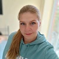 Melanie Schiffer's Instagram, Twitter & Facebook