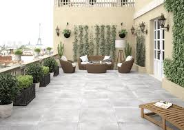 Rocersa Coleccion Mustang White 60 X 60 Cm La Tonalidad De Las Baldosas Ceramicas Es Otro Decoracion De Patio Exterior Diseno De Terraza Azulejo Espanol
