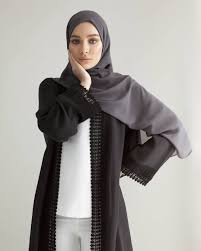 Войдите на сайт или зарегистрируйтесь, чтобы связаться с. Find The Perfect Outfit For Any Occasion Be It Work Or Play With Our Very Own Personal Stylist You Can Book A Model Pakaian Hijab Gaya Jalanan Model Pakaian