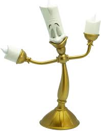 È il maître della bestia, trasformato in un candelabro, che aiuta il padrone a stringere amicizia con belle ed è fidanzato con la cameriera spolverina, trasformata in un piumino da spolvero. Lampa Led Lumiere Disney La Bella E La Bestia