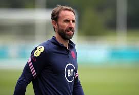 He started his senior career in 2000 with livorno and in 2004 with italy. 9ewvn2djubjxqm