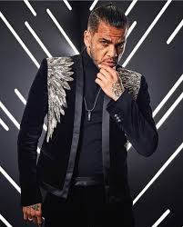 Neymar's future happiness lies in barcelona. Daniel Alves Abusa Do Estilo Ao Se Vestir De Forma Diferente Fotos R7 Futebol