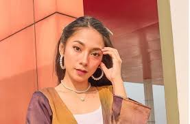 Dinda kirana sukmawati, known as dinda kirana (born april 30, 1995) is an indonesian actress find sources: Body Makin Seksi 5 Potret Dinda Kirana Yang Sporty Abis Matamata Com
