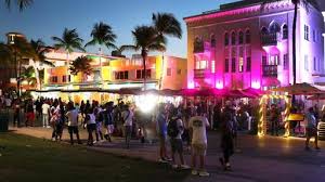 Discover where to stay and what to do on a miami vacation. Us Spring Break Feiern Mehr Als 1000 Festnahmen In Miami Beach Tagesschau De