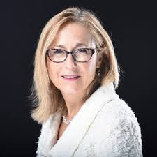 Signs of a good real estate agent: listening, clear explanations,  proactivity