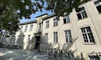 Das kleine haus, unweit des alberplatzes in der dresdner neustadt gelegen, verfügt über insgesamt vier spielstätten mit einer kapazität von jeweils 400 bis 100 plätzen. Kultur Dresden Staatsschauspiel Dresden Kleines Haus Dresden Neustadt Schauspielhaus Dresden Theater Dresden Auffuhrungen In Dresden Schauspiel Dresden Programm