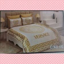 Versace Beyaz Altin Yatak Ortusu