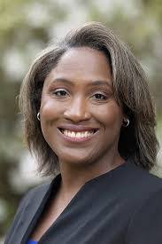 Andrea Baxter's Instagram, Twitter & Facebook