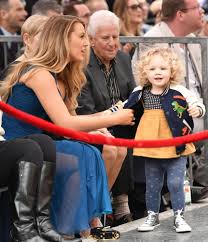On friday, july 16, the a simple favor star fired off a passionate response to a tabloid that published paparazzi. Blake Lively Ryan Reynolds Family Photos People Com