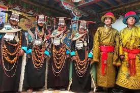 Tibetan Clothing and Diverse Tibetan ...