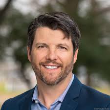 Chad Holt's Instagram, Twitter & Facebook