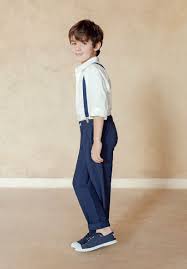 Décorés d'impressions amusantes et sportives, ils sont parfaits pour le temps libre. Pantalon Pour Mariage Et Ceremonie Garcons Ou Bebes Le Pantalon Leon En Lin Bleu Marine S Inscrit Dans La Te Vetement Enfant Pantalon Enfant Ceremonie Garcon