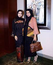 Trend korean fashion menghadirkan aneka blazer wanita berwarna cerah, motif animal print dan baju leoparda serta memadukan blazer wanita dengan celana jeans. Motif Blazer Wanita Ala Tenun Sipirok Tenun Indonesia Pakaian Wanita Pakaian Sehari Hari Model Pakaian Motif Orang Ternate Yang Di Alor Besar Di Dusun Sebanjar Selama Satu Tahun Pada Tahun